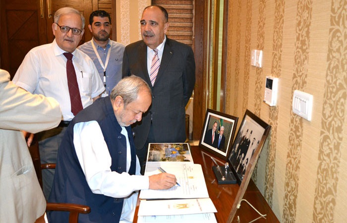 Executive Director COMSATS calls on the Ambassador of Palestine to Pakistan