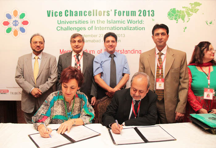 CIIT Co-organizes Vice Chancellors’ Forum 2013