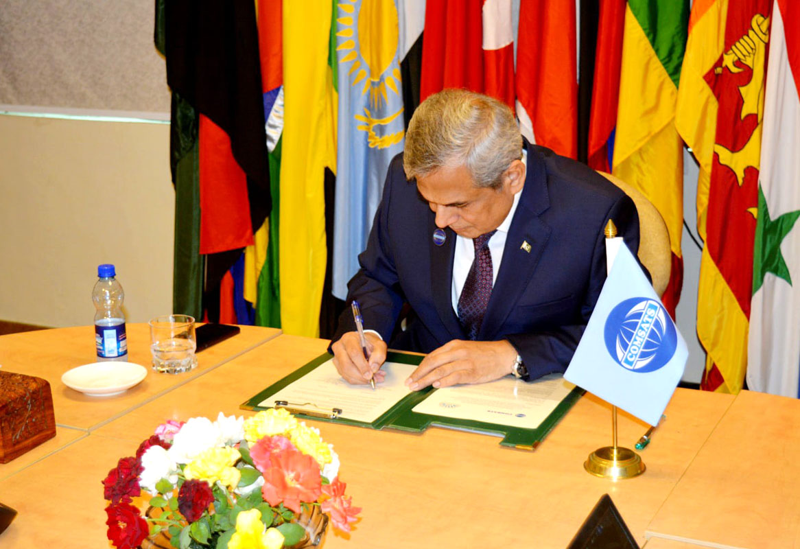 COMSATS and D-8 sign MoU to promote collaboration in ST&I for Sustainable Development